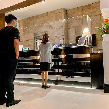 The B Hotel Alabang Muntinlupa City Eksteriør billede