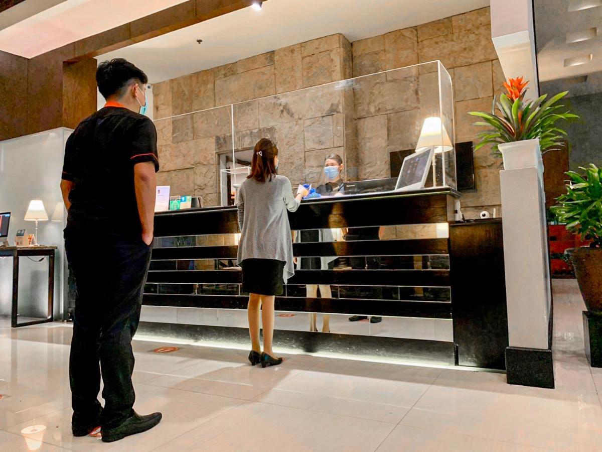The B Hotel Alabang Muntinlupa City Eksteriør billede