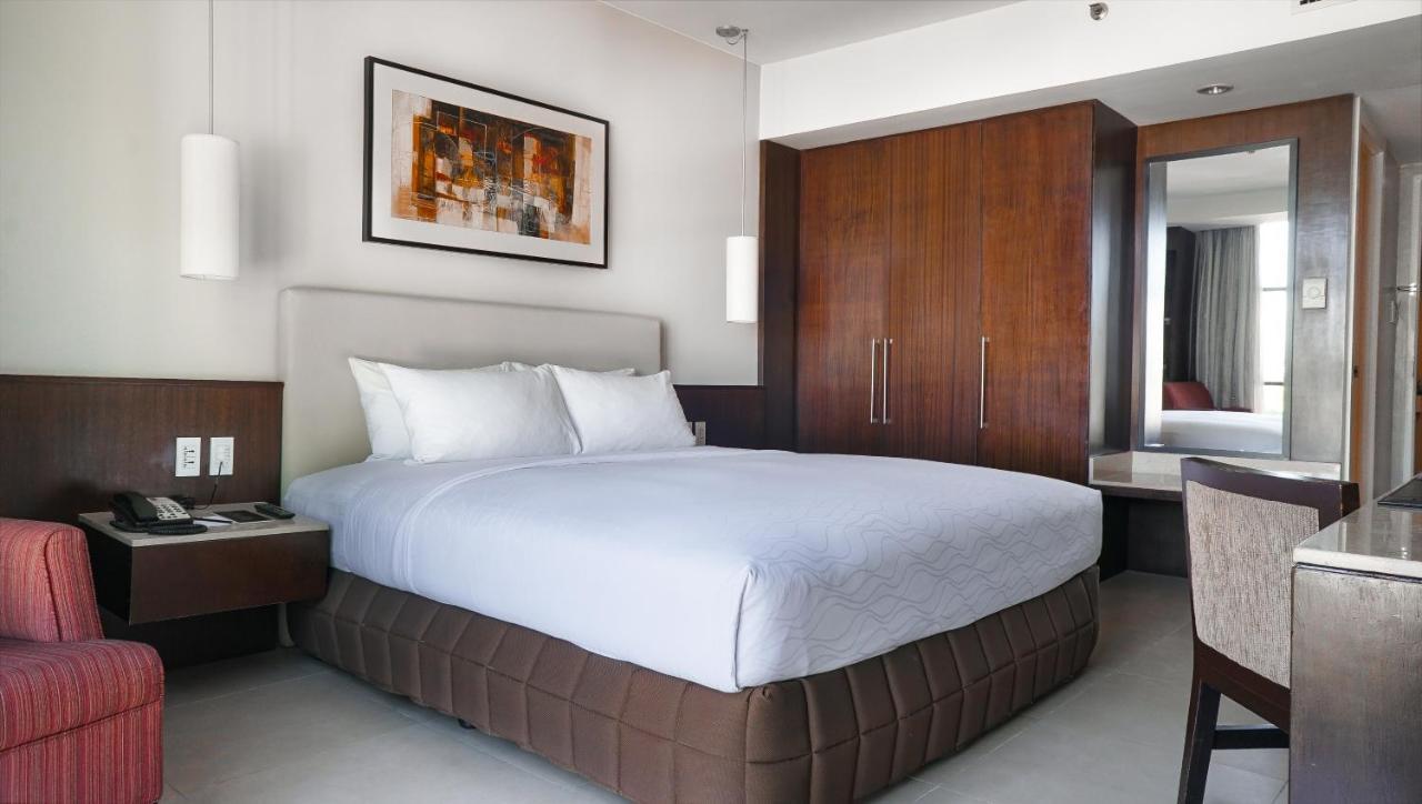 The B Hotel Alabang Muntinlupa City Eksteriør billede