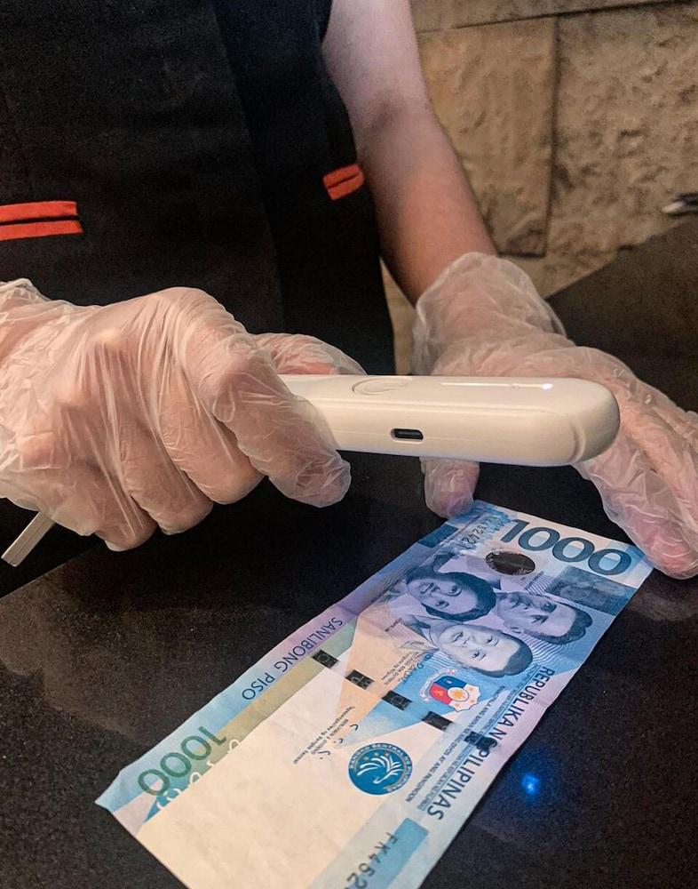The B Hotel Alabang Muntinlupa City Eksteriør billede