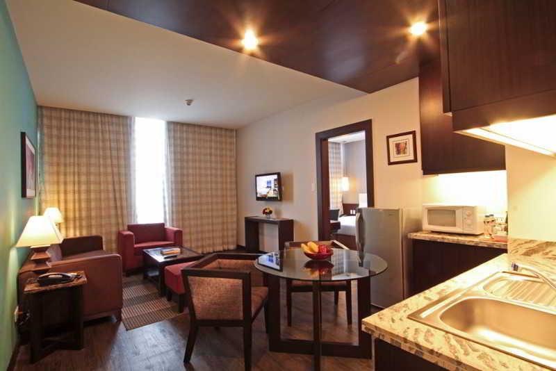 The B Hotel Alabang Muntinlupa City Eksteriør billede