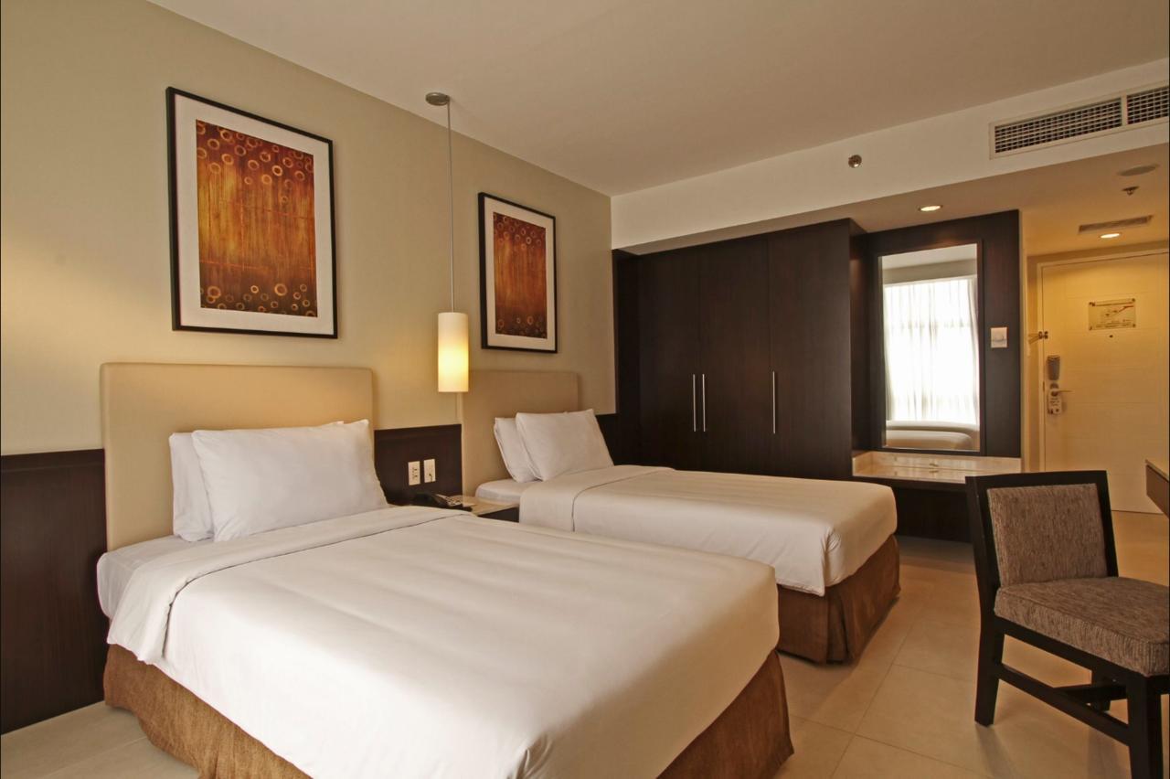 The B Hotel Alabang Muntinlupa City Eksteriør billede
