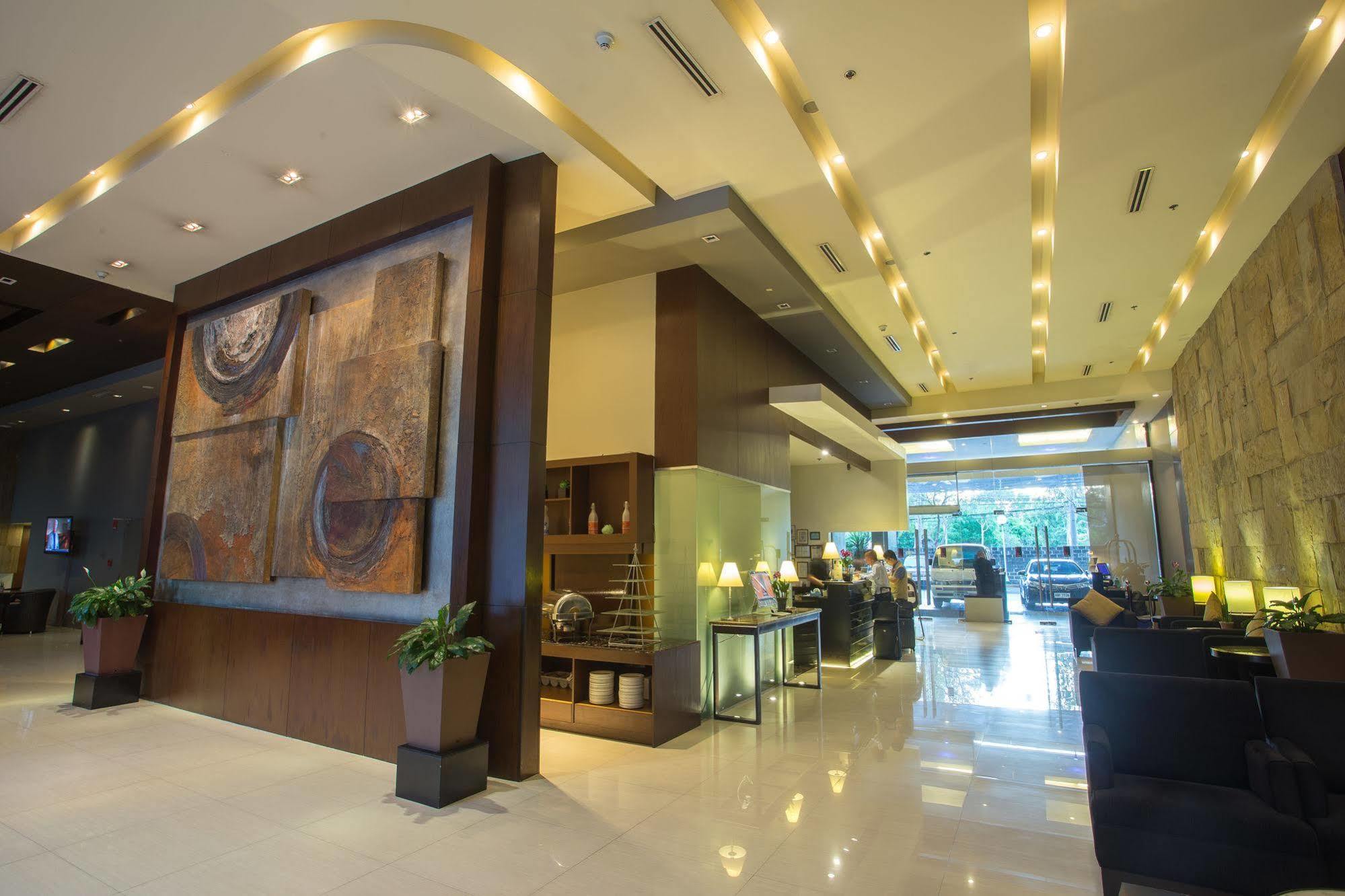 The B Hotel Alabang Muntinlupa City Eksteriør billede