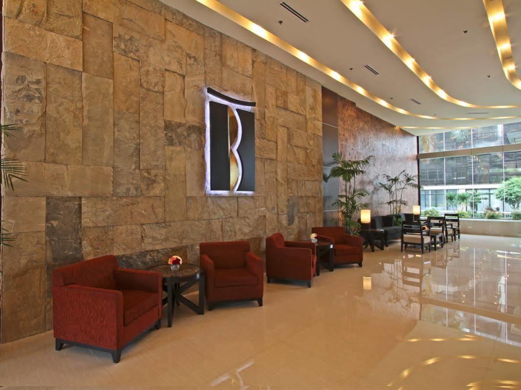 The B Hotel Alabang Muntinlupa City Eksteriør billede