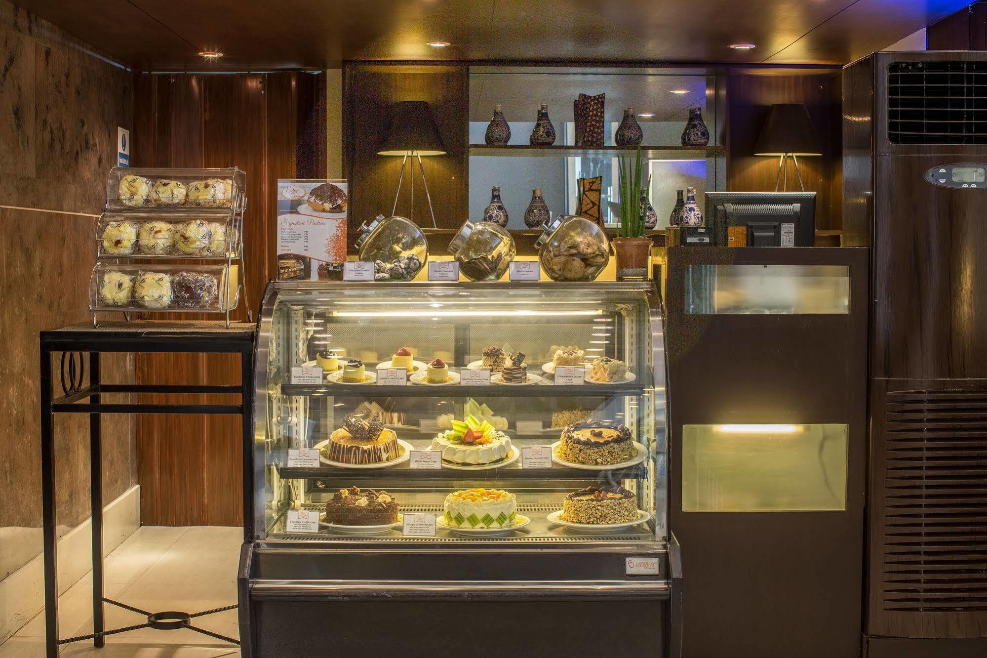The B Hotel Alabang Muntinlupa City Eksteriør billede